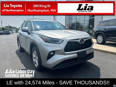 Used 2024 Toyota Highlander LE