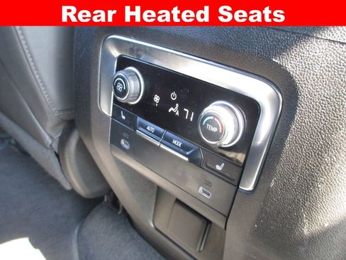 Used 2022 Chevrolet Tahoe LT w/ Luxury Package image 25