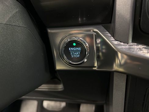 Certified 2023 Ford F150 Lariat w/ Equipment Group 502A High image 17