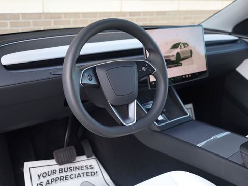 Used 2026 Tesla Model Y 2WD image 13