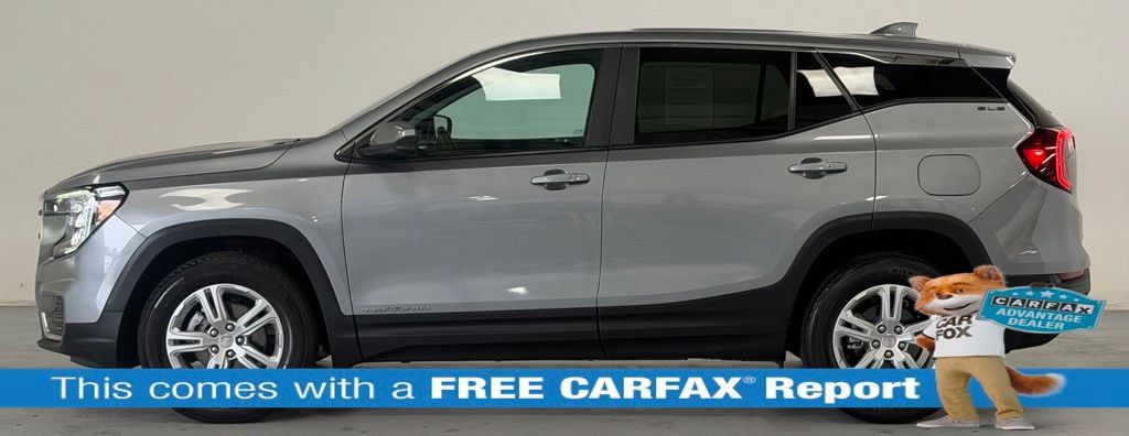 Used 2024 GMC Terrain SLE FWD image 2