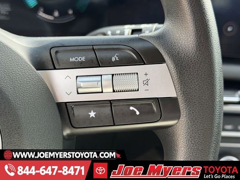 Used 2025 Hyundai Tucson SE image 22