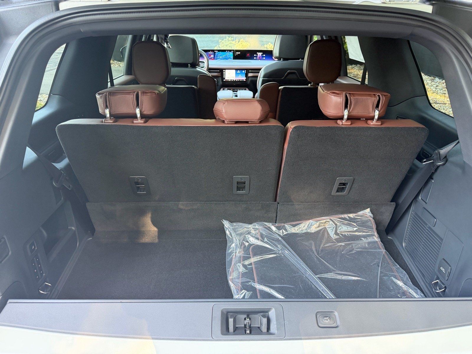 New 2027 Lincoln Navigator Reserve AWD/4WD image 17