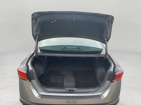 Used 2025 Nissan Altima 2.5 SV image 28