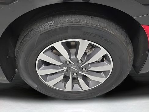 Used 2023 Chrysler Pacifica Touring-L FWD image 39