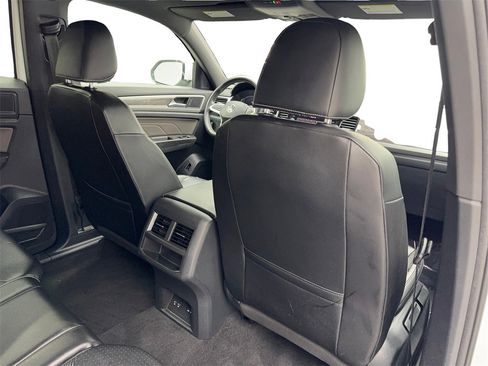 Used 2022 Volkswagen Atlas Cross Sport SE w/ Panoramic Sunroof Package image 39