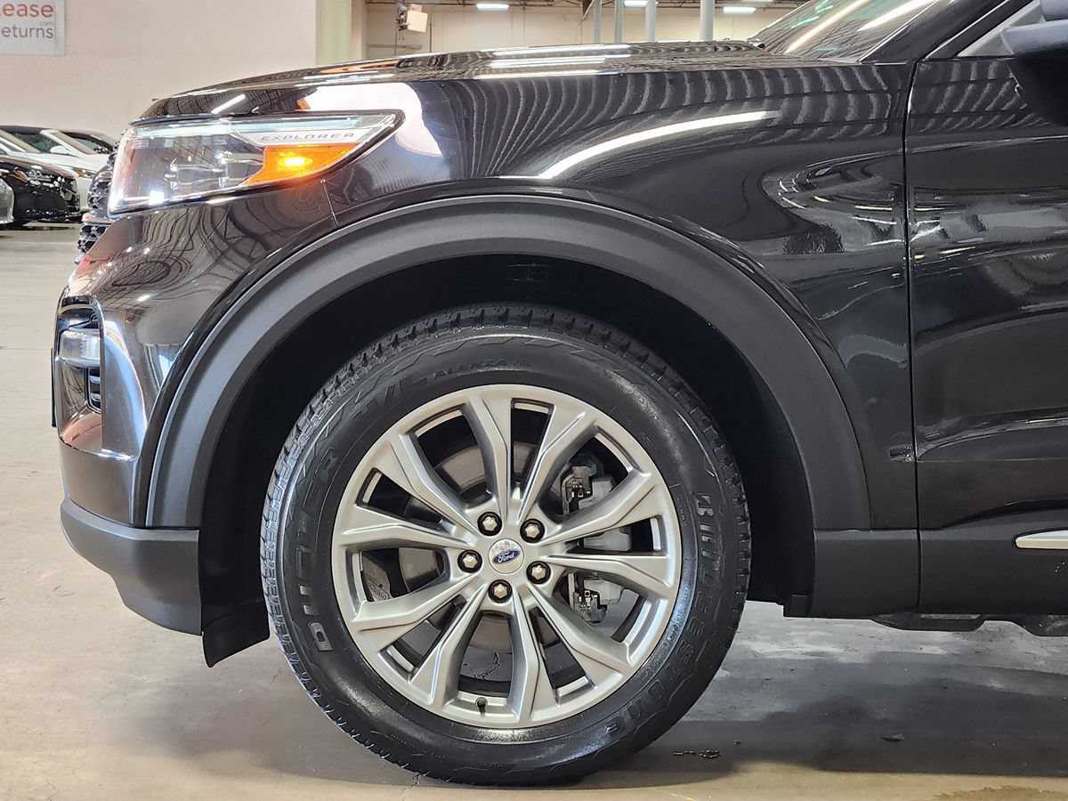Used 2024 Ford Explorer XLT w/ Equipment Group 202A RWD image 5