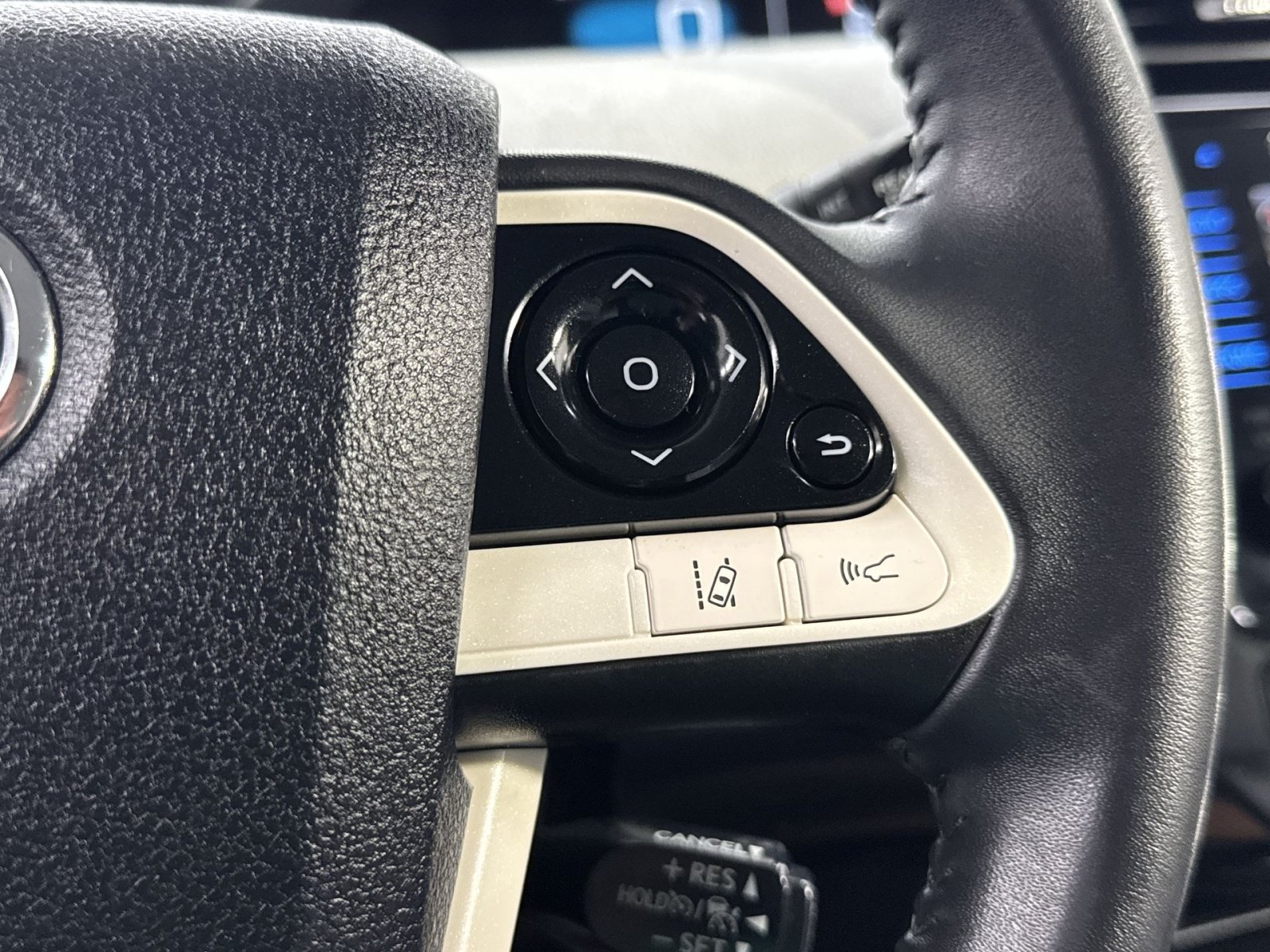 Used 2017 Toyota Prius Four FWD image 44