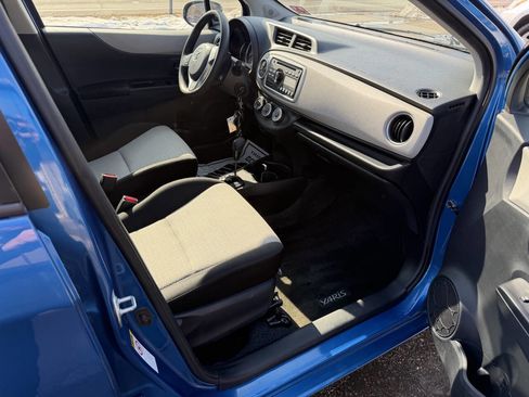 Used 2012 Toyota Yaris LE image 31