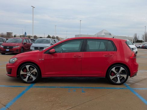 Used 2016 Volkswagen GTI SE w/ Driver Assistance Package image 9