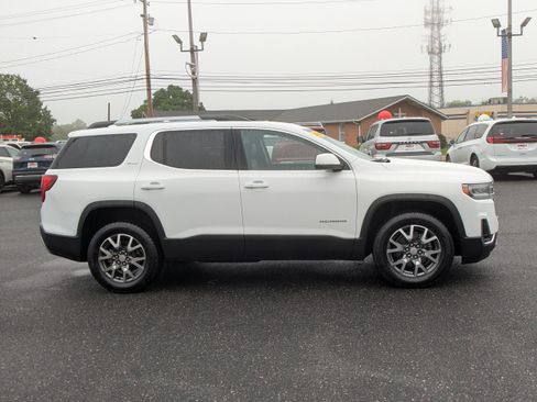 Used 2023 GMC Acadia SLT AWD/4WD image 11