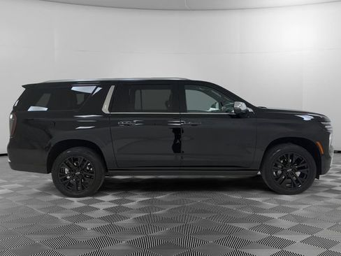 Certified 2025 Chevrolet Suburban Premier AWD/4WD image 6