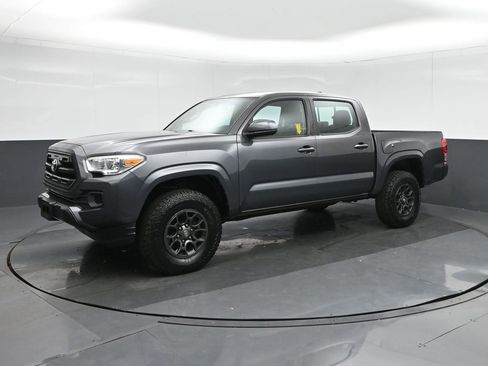 Used 2016 Toyota Tacoma SR w/ SR Convenience Package RWD image 3