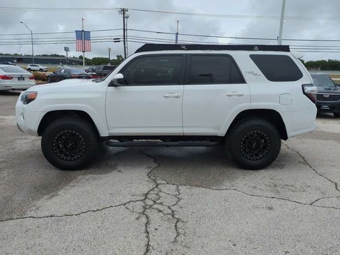 Used 2020 Toyota 4Runner TRD Off-Road AWD/4WD image 5