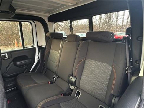 Used 2023 Jeep Gladiator Mojave w/ Cold Weather Group image 25