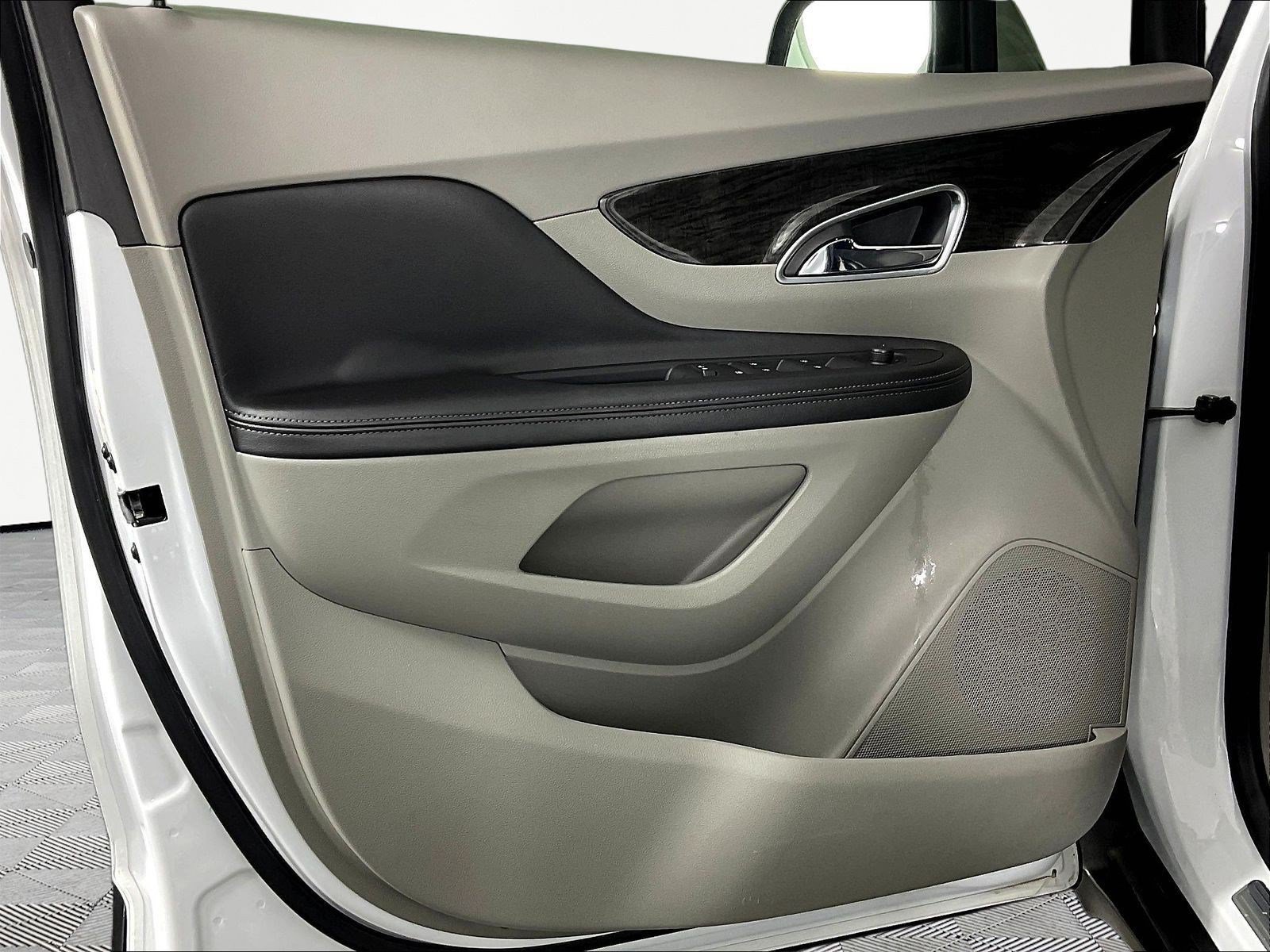 Used 2016 Buick Encore FWD image 19