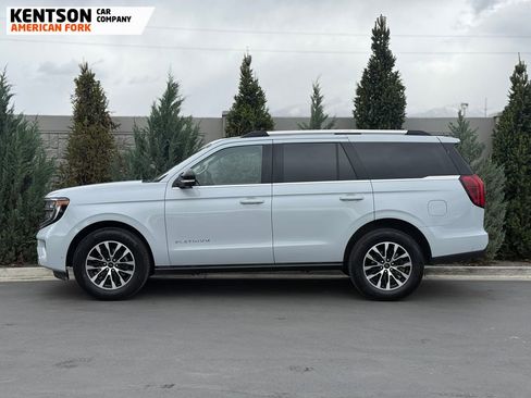 Used 2025 Ford Expedition Platinum AWD/4WD image 4