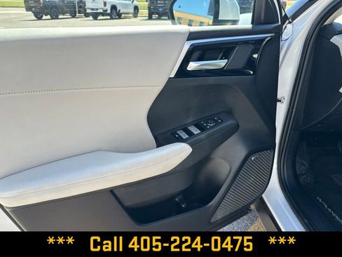 Used 2025 Mitsubishi Outlander SE AWD/4WD image 17