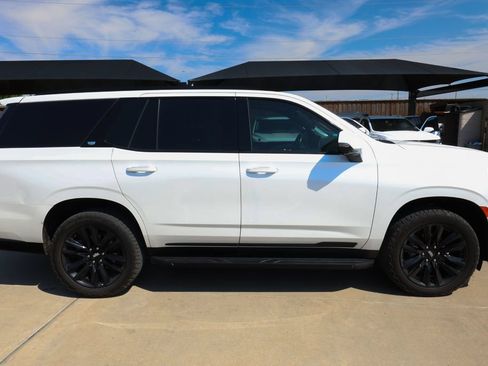 Used 2022 Cadillac Escalade Sport Platinum w/ Heavy-Duty Trailer Package AWD/4WD image 4