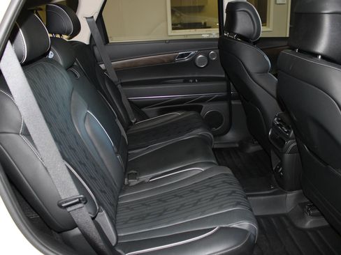 Used 2023 Genesis GV80 2.5T w/ Advanced Package image 36