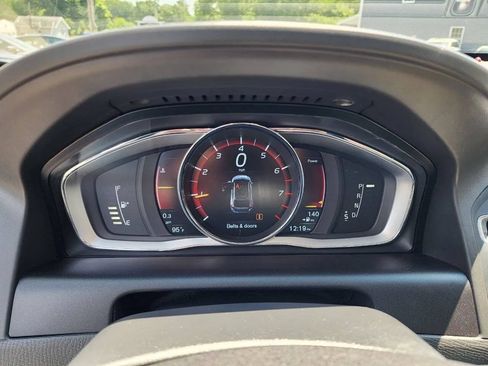 Used 2016 Volvo XC60 T6 w/ Protection Package AWD/4WD image 21