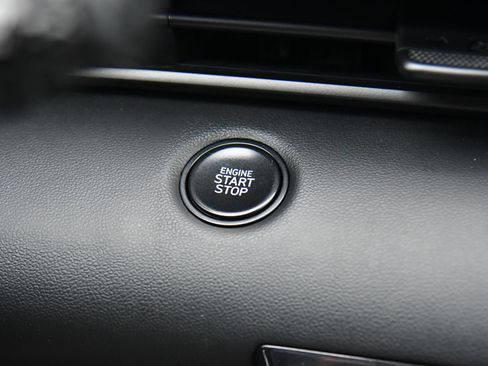 Used 2025 Hyundai Elantra Sport image 25