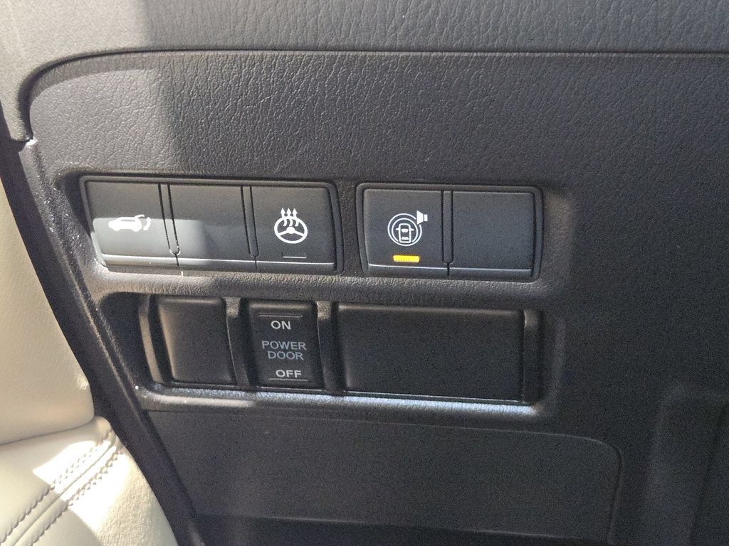 Used 2021 Nissan Armada Platinum w/ Captain's Chairs Package RWD image 23