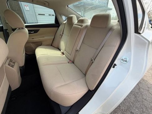 Used 2015 Nissan Altima 2.5 SV w/ Convenience Package image 10