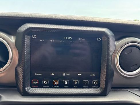 Used 2023 Jeep Wrangler Unlimited Sahara AWD/4WD image 30