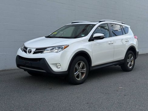 Used 2015 Toyota RAV4 XLE AWD/4WD image 2