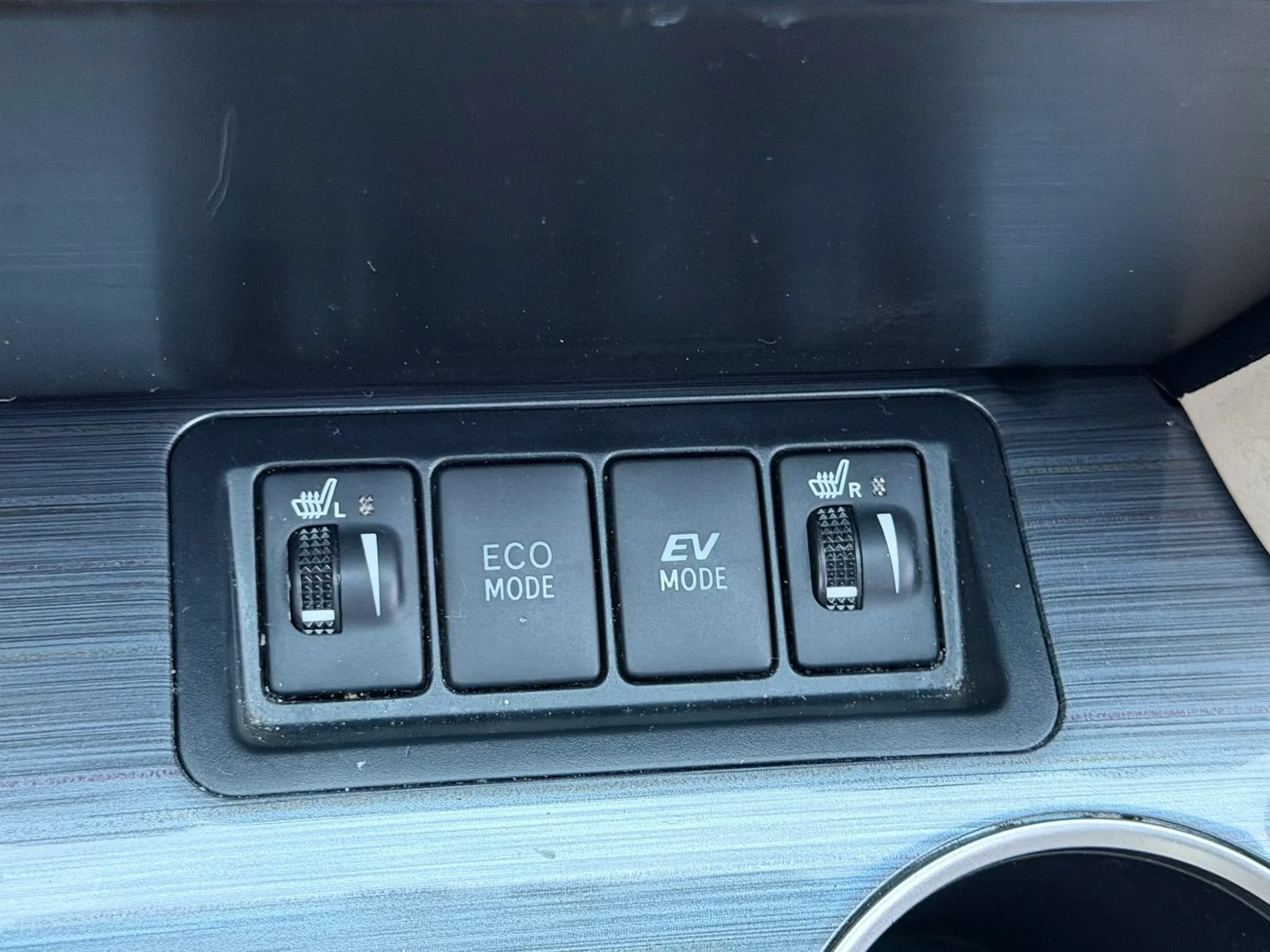 Used 2012 Toyota Camry XLE w/ Leather Pkg FWD image 19