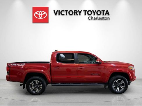 Used 2019 Toyota Tacoma TRD Sport image 6