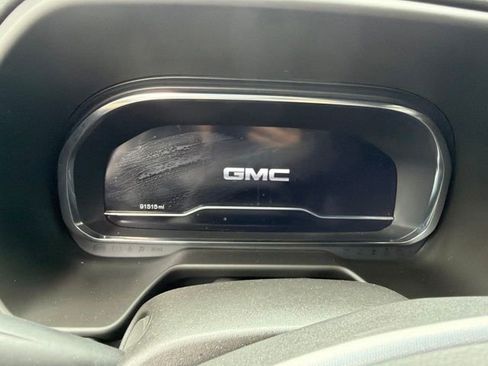 Used 2023 GMC Yukon SLT AWD/4WD image 12