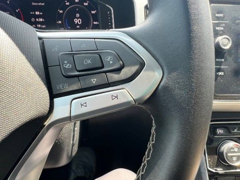 Used 2022 Volkswagen Atlas Cross Sport SE FWD image 44
