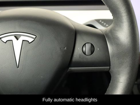 Used 2022 Tesla Model Y Long Range AWD/4WD image 10