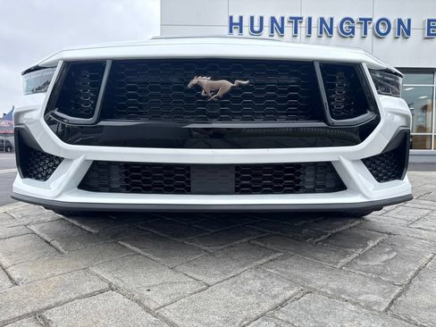 Used 2025 Ford Mustang GT Premium RWD image 24
