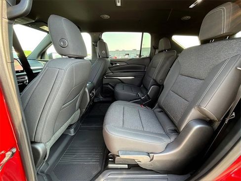 New 2025 Chevrolet Traverse LT w/ Driver Confidence Package image 13