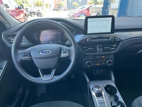 Used 2025 Ford Escape Active AWD/4WD image 15