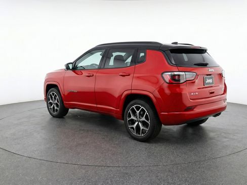 Used 2025 Jeep Compass Limited image 6