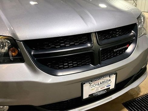 Used 2018 Dodge Grand Caravan SXT w/ Blacktop Package image 10
