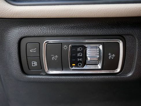 Used 2025 Lincoln Corsair Grand Touring w/ Equipment Group 302A AWD/4WD image 17