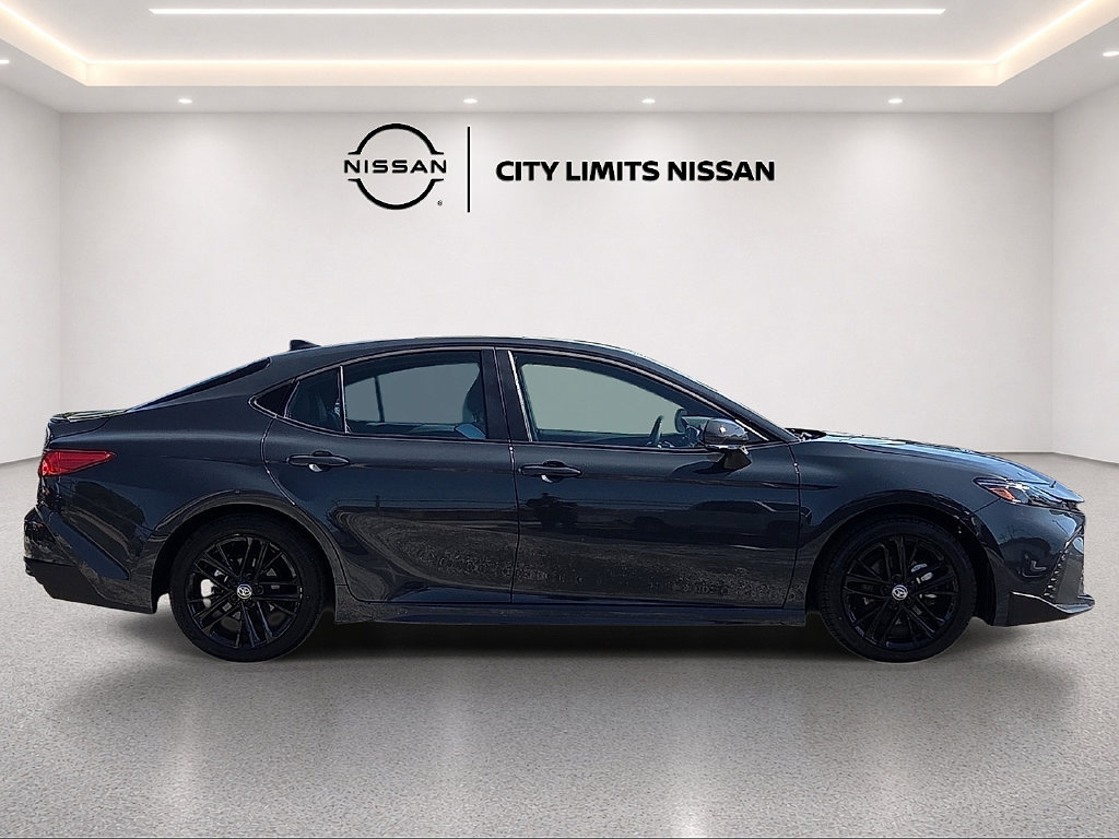 Used 2026 Toyota Camry SE FWD image 7