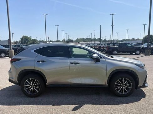 Used 2024 Lexus NX 350 AWD image 11