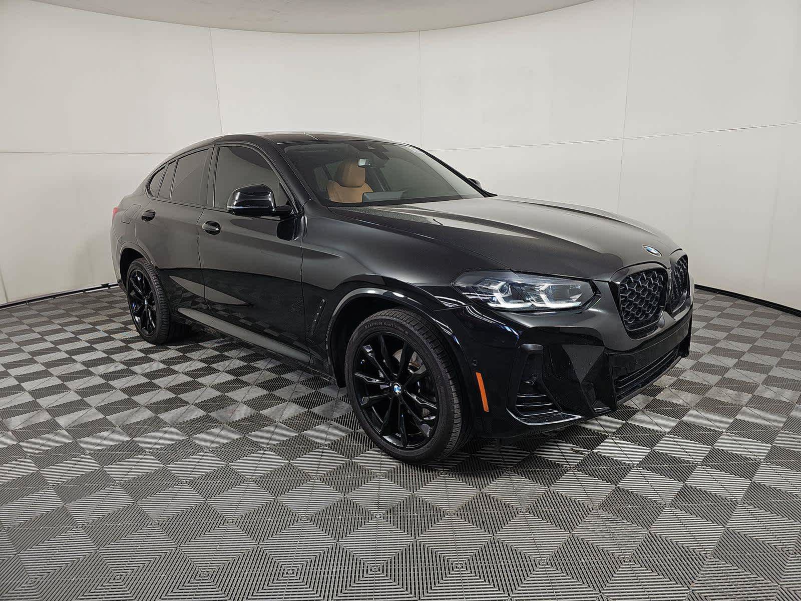 Used 2025 BMW X4 xDrive30i w/ Premium Package AWD/4WD image 2