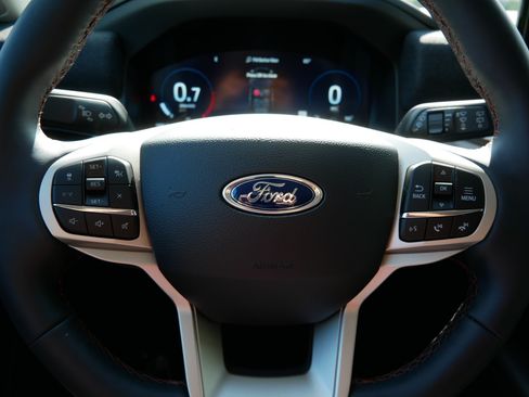 Used 2026 Ford Explorer Active w/ Active Comfort Package AWD/4WD image 25