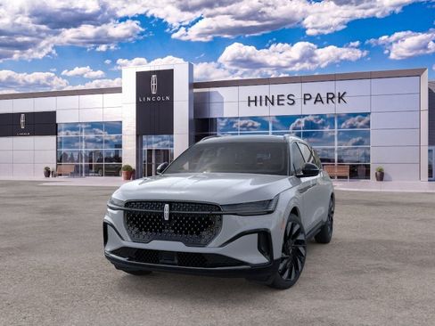 New 2026 Lincoln Nautilus Reserve AWD/4WD image 2