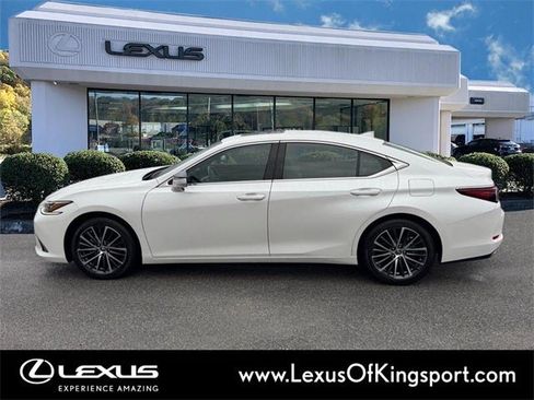 Used 2024 Lexus ES 350 w/ Premium Package image 2