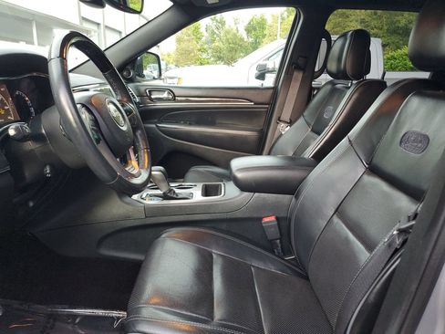 Used 2019 Jeep Grand Cherokee Overland RWD image 18