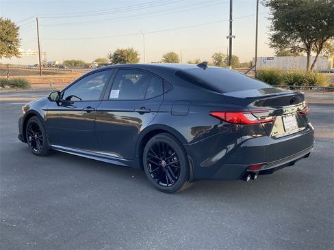 New 2026 Toyota Camry SE image 7