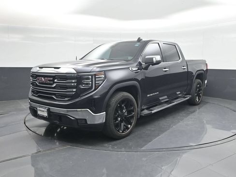 Used 2022 GMC Sierra 1500 SLT RWD image 1